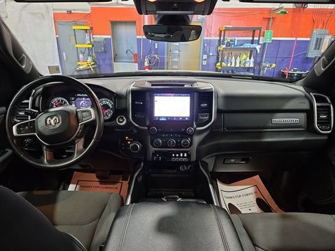 Used 2022 RAM 1500 Big Horn AWD/4WD image 3