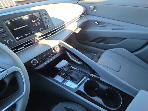 New 2026 Hyundai Elantra Blue image 32