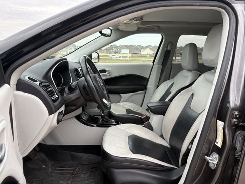 Used 2018 Jeep Compass Limited w/ Navigation Group image 10