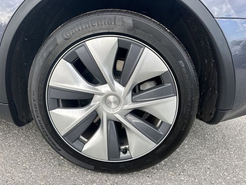 Used 2023 Tesla Model Y Long Range image 33