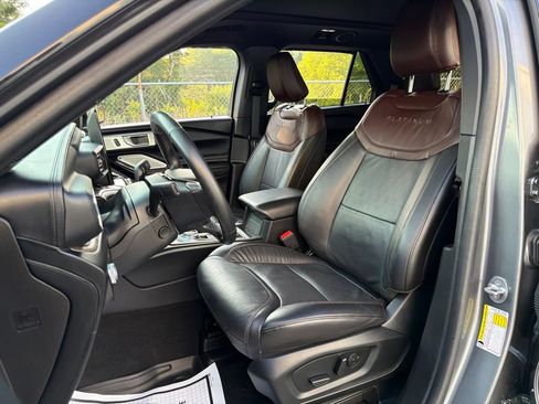 Used 2022 Ford Explorer Platinum w/ Equipment Group 601A AWD/4WD image 27