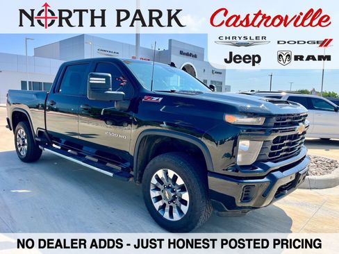 Used 2025 Chevrolet Silverado 2500 Custom w/ Custom Value Package AWD/4WD image 1