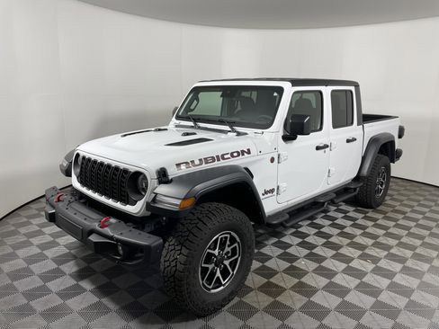 Used 2024 Jeep Gladiator Rubicon w/ Safety Group image 9