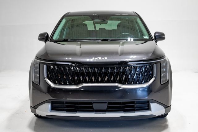 Certified 2025 Kia Carnival FWD image 4