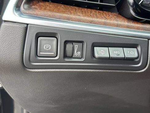 Used 2024 Cadillac XT5 Premium Luxury w/ Technology Package FWD image 18