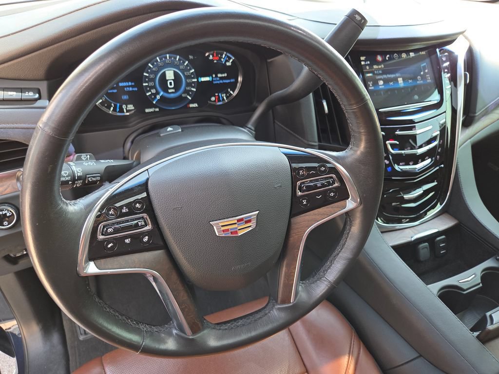 Used 2020 Cadillac Escalade Premium Luxury AWD/4WD image 38