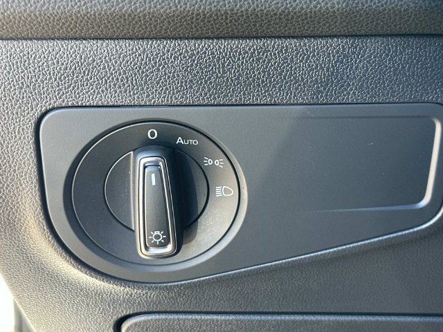 Certified 2024 Volkswagen Tiguan SE R-Line FWD image 21