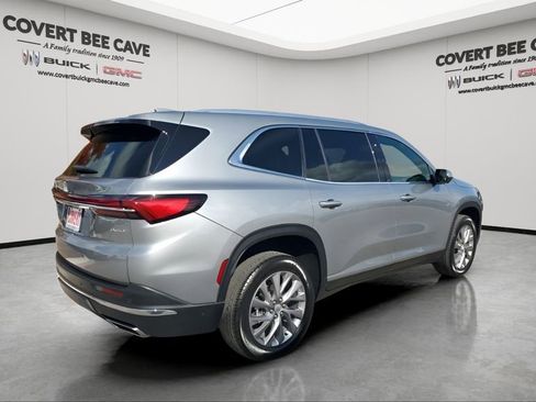 Certified 2025 Buick Enclave Preferred image 9