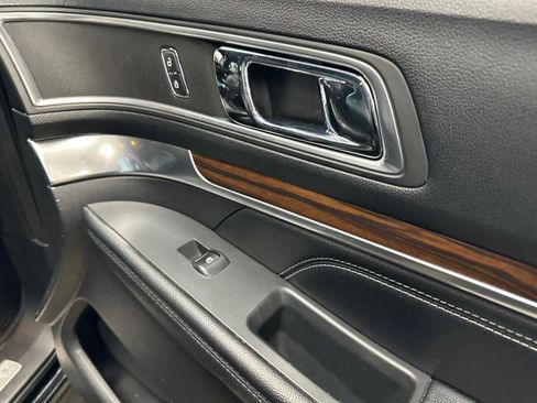 Used 2016 Ford Explorer Limited image 35