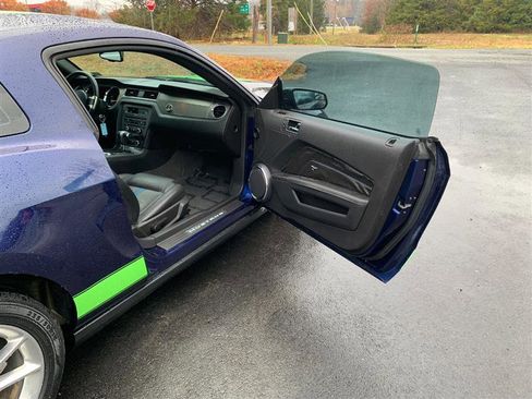 Used 2011 Ford Mustang GT Premium w/ 401A Rapid Spec Order Code image 15