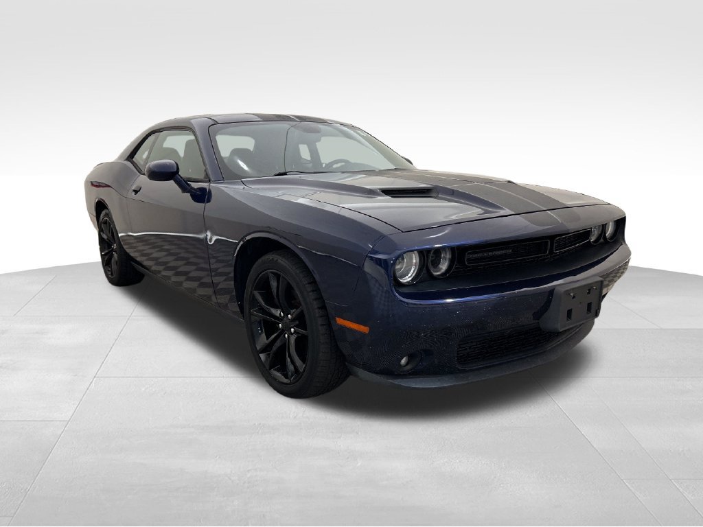 Used 2016 Dodge Challenger SXT w/ Blacktop Package RWD image 8