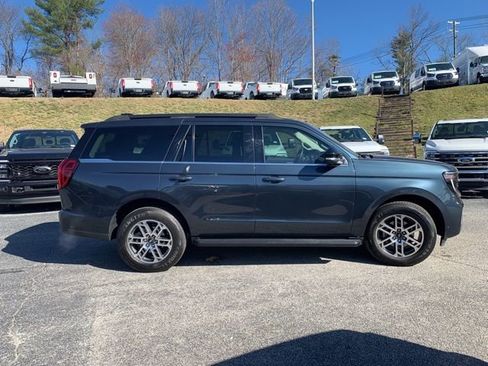New 2025 Ford Expedition Active RWD image 11