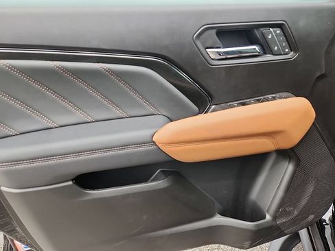 New 2026 GMC Canyon AT4 w/ Technology Plus Package AWD/4WD image 8