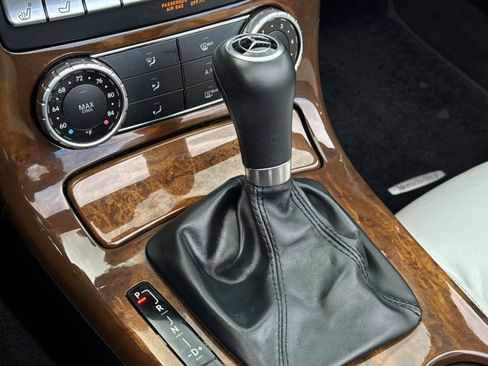 Used 2014 Mercedes-Benz SLK 350 image 21