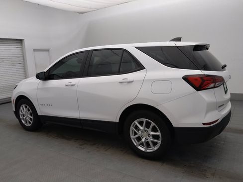 Used 2022 Chevrolet Equinox LS image 3