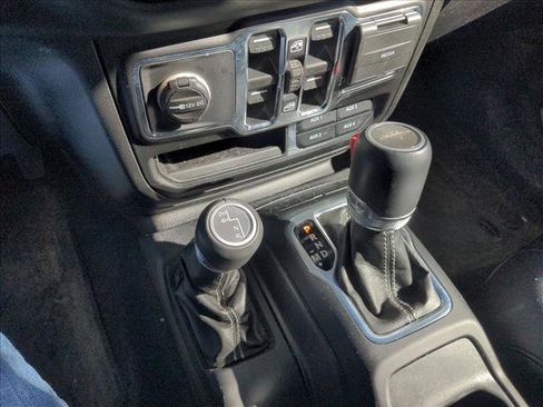 Used 2021 Jeep Gladiator Overland w/ Popular Equipment Package AWD/4WD image 13