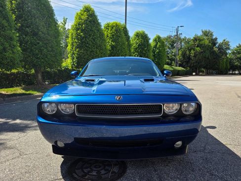 Used 2010 Dodge Challenger R/T RWD image 8