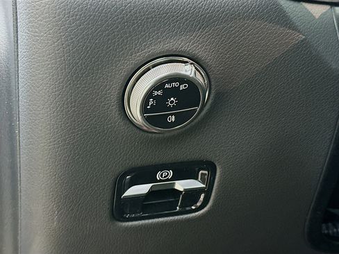 New 2025 Mercedes-Benz GLC 350e 4MATIC image 10