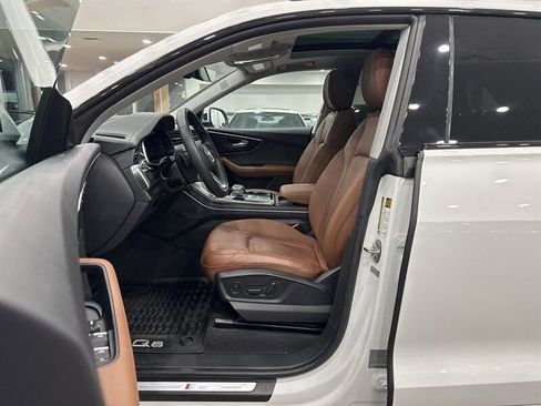 Used 2023 Audi Q8 Premium Plus w/ Premium Plus Package image 7