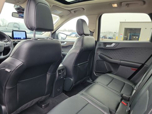 Used 2020 Ford Escape Titanium image 14