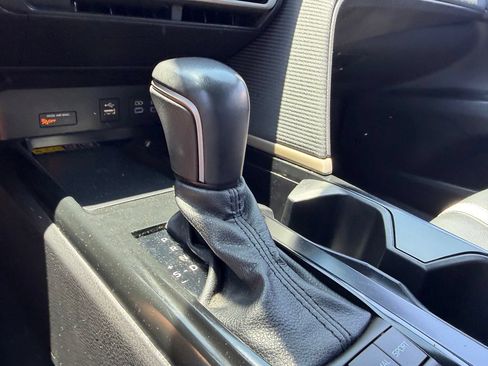 Used 2025 Toyota Camry SE FWD image 7