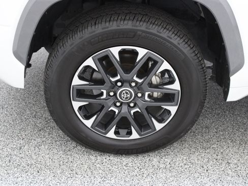 Used 2024 Toyota Tundra Limited AWD/4WD image 13