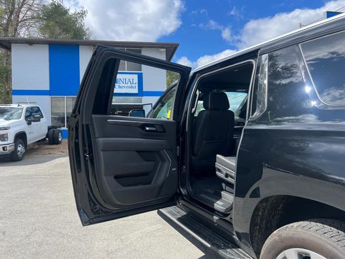 Certified 2025 Chevrolet Suburban Premier w/ Sun And Tow Package image 33