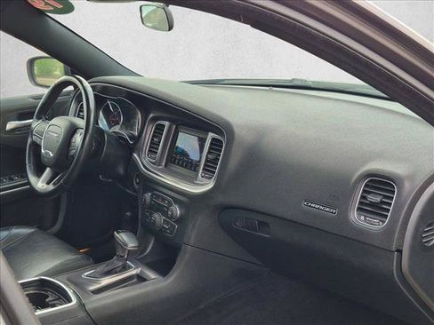Used 2019 Dodge Charger SXT w/ Leather Interior Group RWD image 18
