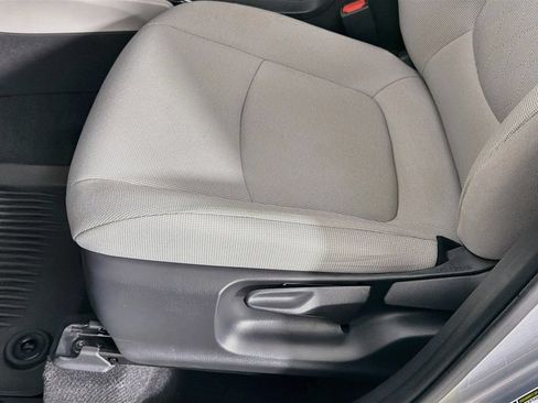 Used 2025 Toyota Corolla Cross L FWD image 24