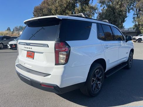 Used 2022 Chevrolet Tahoe Z71 w/ Luxury Package AWD/4WD image 7