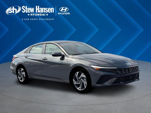 New 2026 Hyundai Elantra Limited image 11