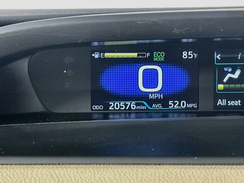 Used 2021 Toyota Prius LE FWD image 19