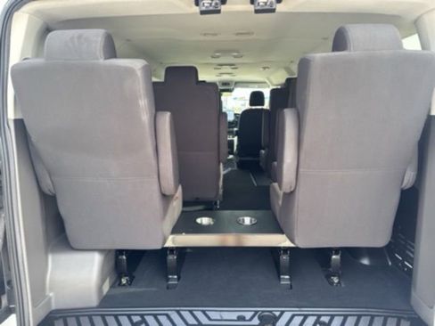 Used 2023 Ford Transit 350 XLT image 5
