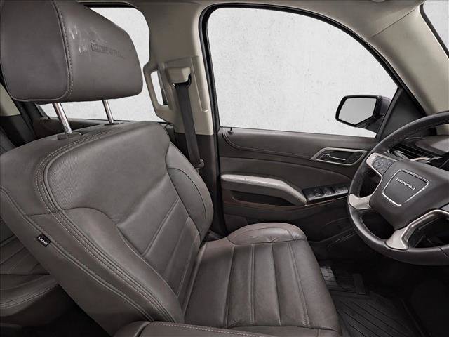 Used 2020 GMC Yukon XL Denali w/ Denali Premium Package RWD image 13