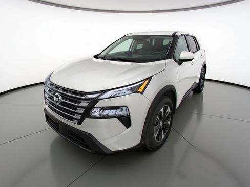 Used 2025 Nissan Rogue SV FWD image 3
