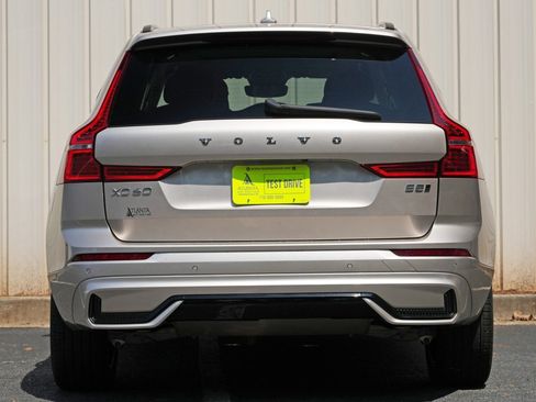 Used 2023 Volvo XC60 B5 Plus AWD/4WD image 10