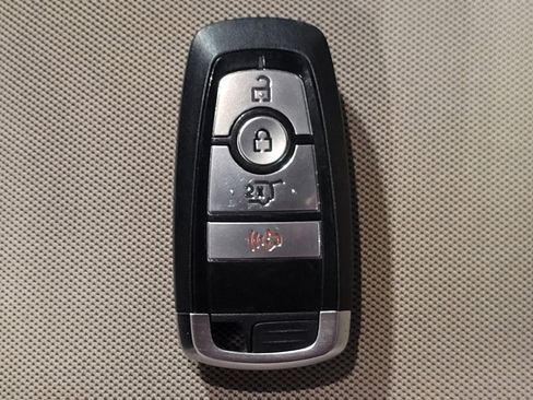 Used 2020 Ford Explorer XLT RWD image 32
