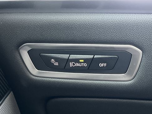 Used 2025 BMW X7 M60i w/ Executive Package image 14