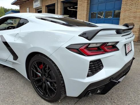 Used 2023 Chevrolet Corvette Stingray Preferred Cpe w/ Z51 Performance Package RWD image 17
