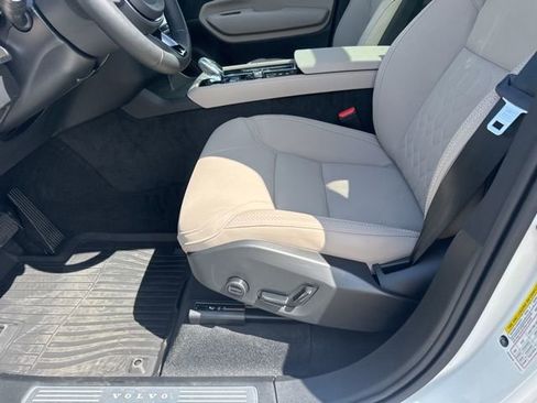 New 2026 Volvo XC90 B6 Plus w/ Protection Package Premier image 14