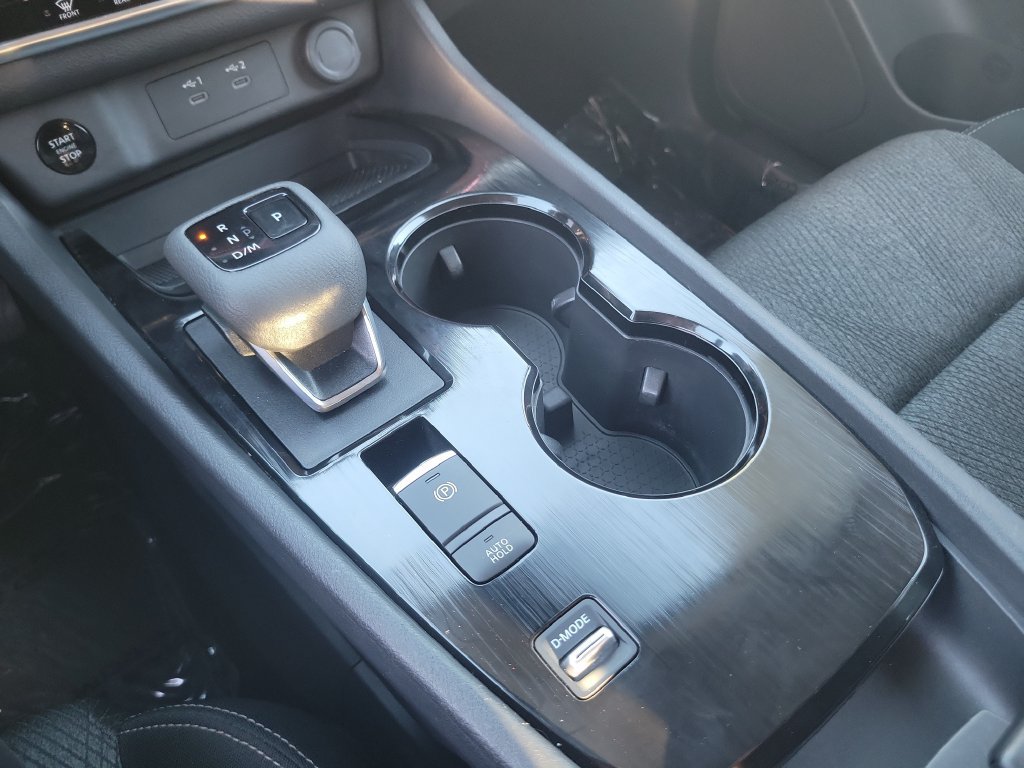 Used 2025 Nissan Rogue SV FWD image 19