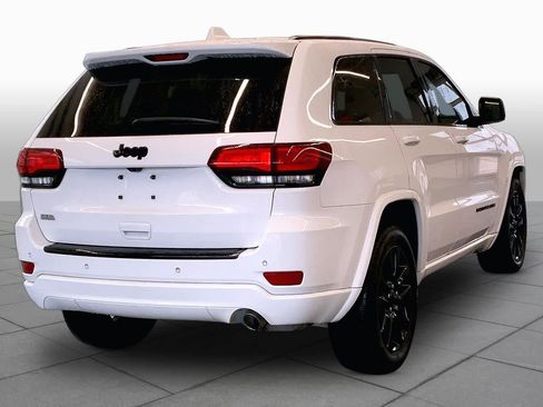 Used 2018 Jeep Grand Cherokee Altitude RWD image 14