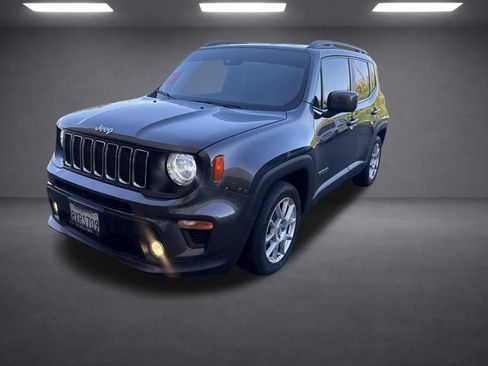 Used 2021 Jeep Renegade Latitude FWD image 3