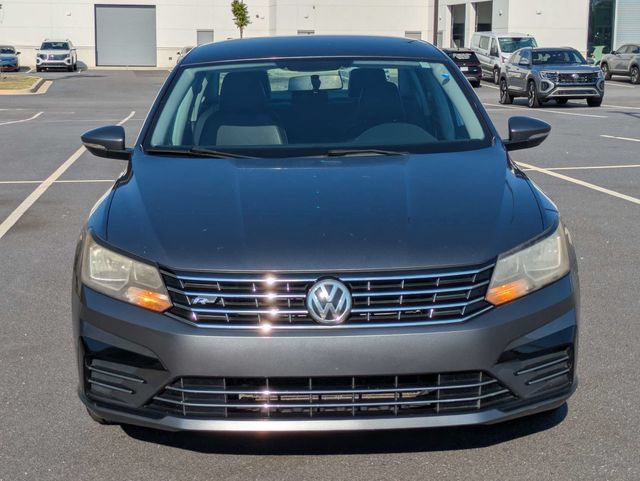Used 2018 Volkswagen Passat 2.0T R-Line FWD image 9
