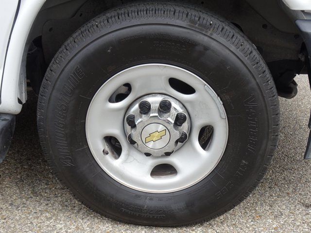 Used 2025 Chevrolet Express 3500 LT w/ LT Preferred Equipment Group RWD image 29