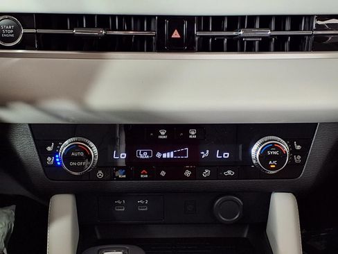 New 2026 Mitsubishi Outlander SEL FWD image 18