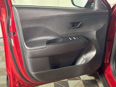 Used 2025 Hyundai Kona SEL image 10