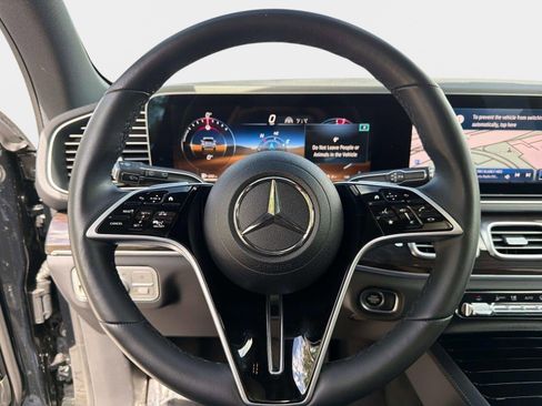 Used 2025 Mercedes-Benz GLE 450e 4MATIC image 49