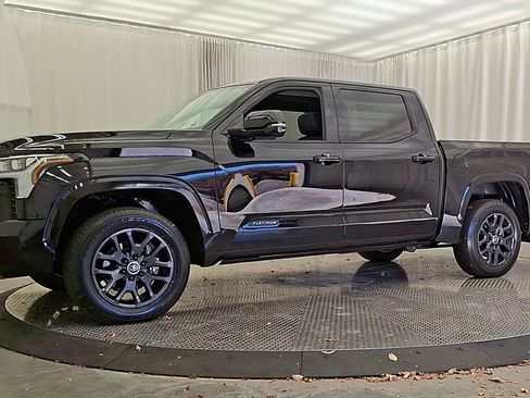 Used 2024 Toyota Tundra Platinum image 3