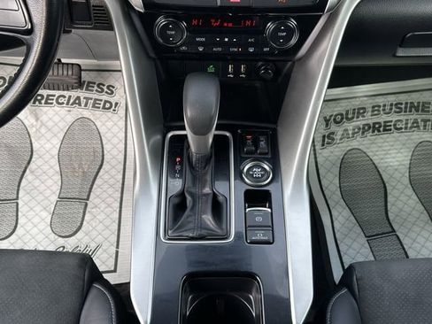 Used 2022 Mitsubishi Eclipse Cross SE image 18